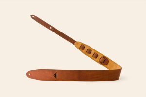 Leedon Tor guitar strap in Tan Pull-up leather and Ochre suede