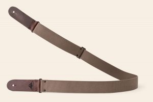 Mocha webbing guitar strap with Brown Pull Up leather ends