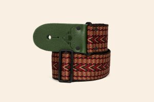 Arpeggio webbing guitar strap with green leather super soft ends and black finish slider buckle